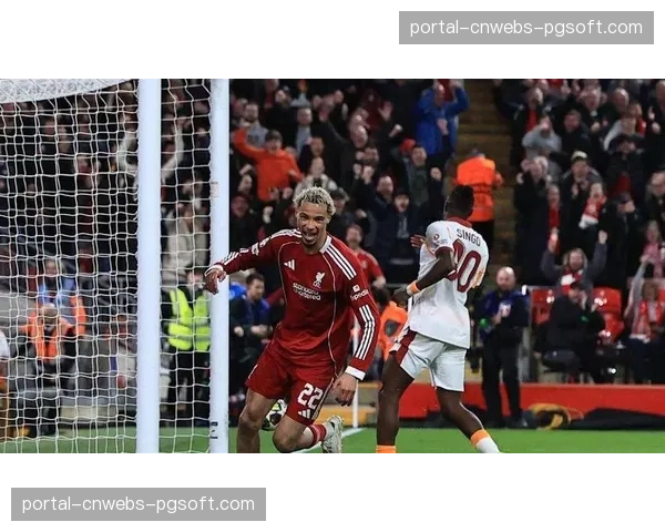 利物浦主帅斯洛特变阵4231，放弃传控战术寻求逆转巴黎